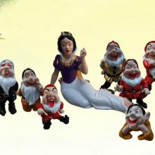 白雪公主与七个小矮人 玻璃钢工艺品摆件 商业美陈景观雕塑