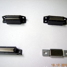 中山磁性门吸厂家定制 不锈钢强力磁性门吸 铁氧体磁性橱柜门吸