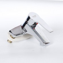 厂家直销   雅思两联暗装混水阀    太阳能专用卫浴水龙头