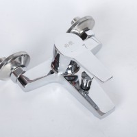 三联暗装水龙头  浴缸冷热防冻混水阀